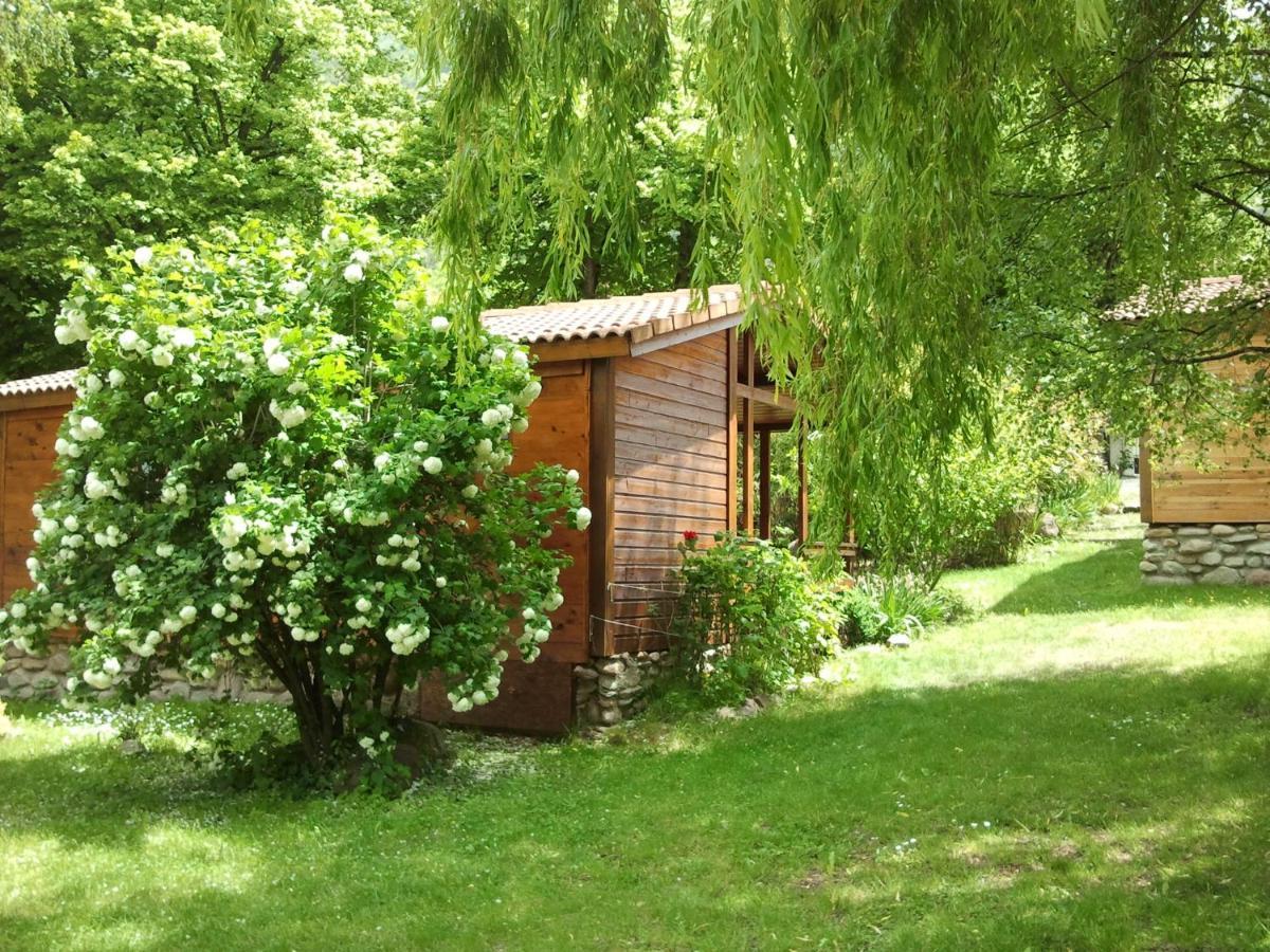Les Chalets Quazemi A Casteil Exterior photo